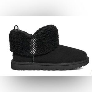 UGG Classic Ultra Mini Braid Boot, Lightweight, Women’s Black, Size 10